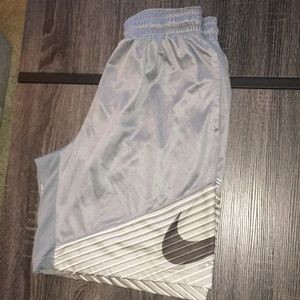 Men’s Grey Nike Gym Shorts size L